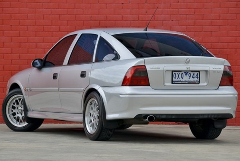 2000 HOLDEN VECTRA GL JS II