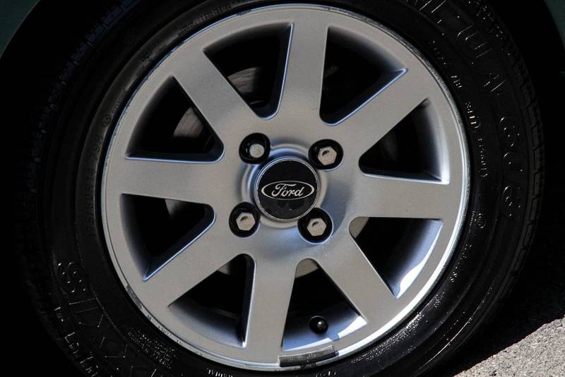 2001 FORD KA 2 COLLECTION