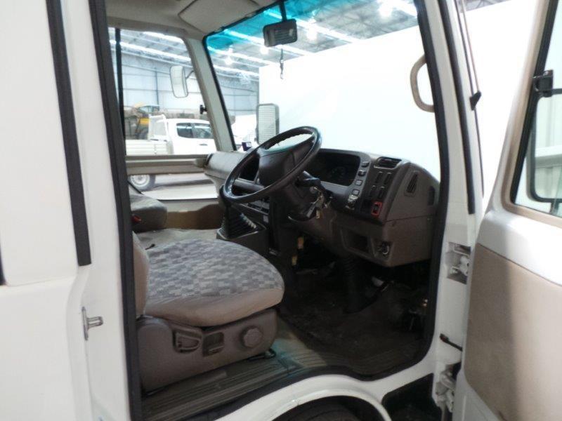 2003 MITSUBISHI ROSA 25 SEAT