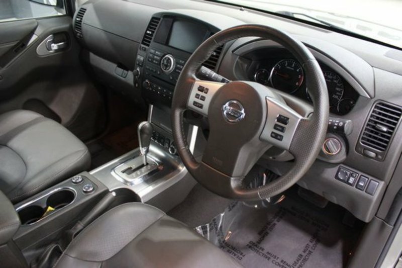 2012 NISSAN PATHFINDER TI (4x4) R51 Series 4