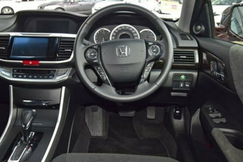 2014 HONDA ACCORD VTi-S 60
