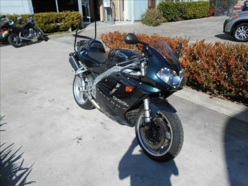 2002 TRIUMPH 955CC T955i (DAYTONA 955i)