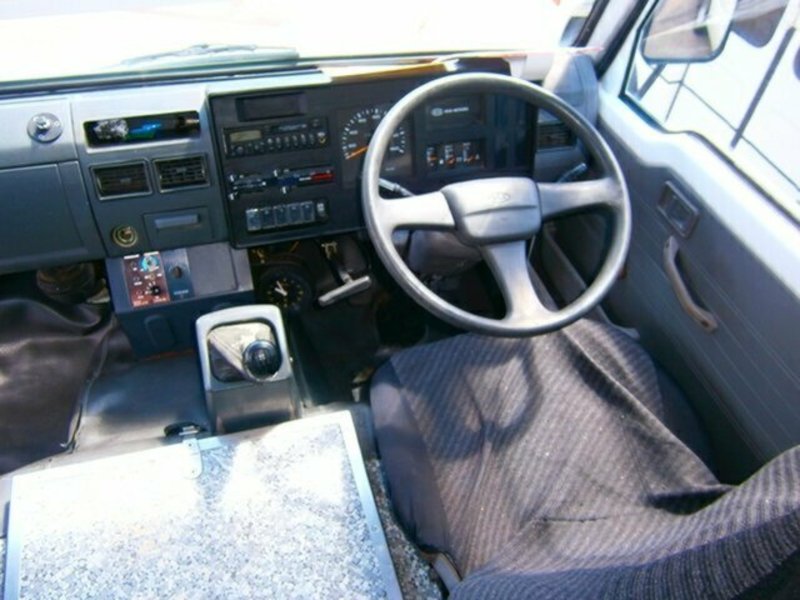 2002 KIA COMBI