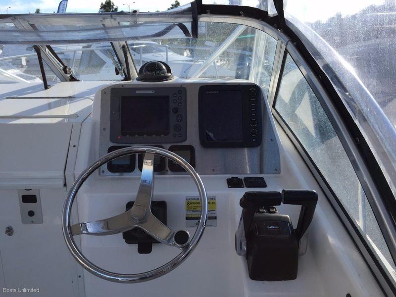 Century 2400 WALK AROUND BIG VOLUME BOAT GREAT FISHING N FAMILY