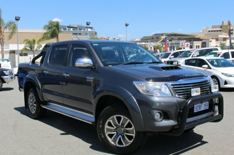 2014 TOYOTA HILUX SR5 (4x4) GGN25R MY14