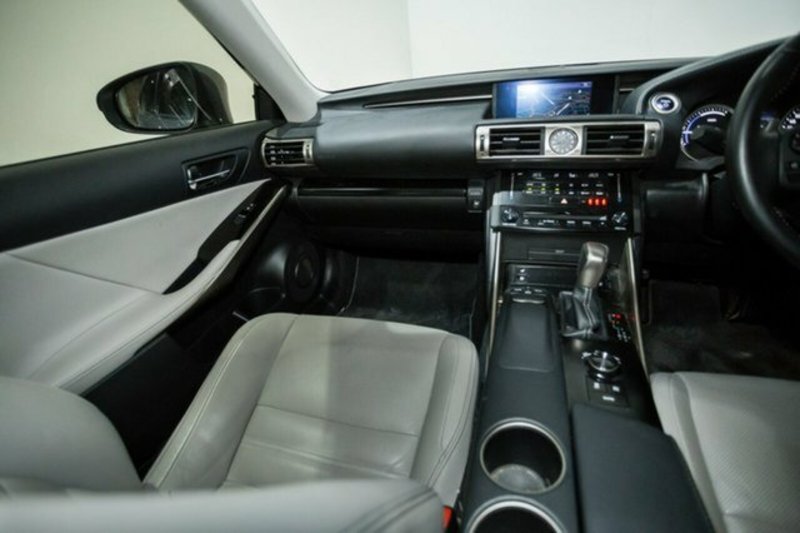 2014 LEXUS IS300h LUXURY HYBRID AVE30R MY15