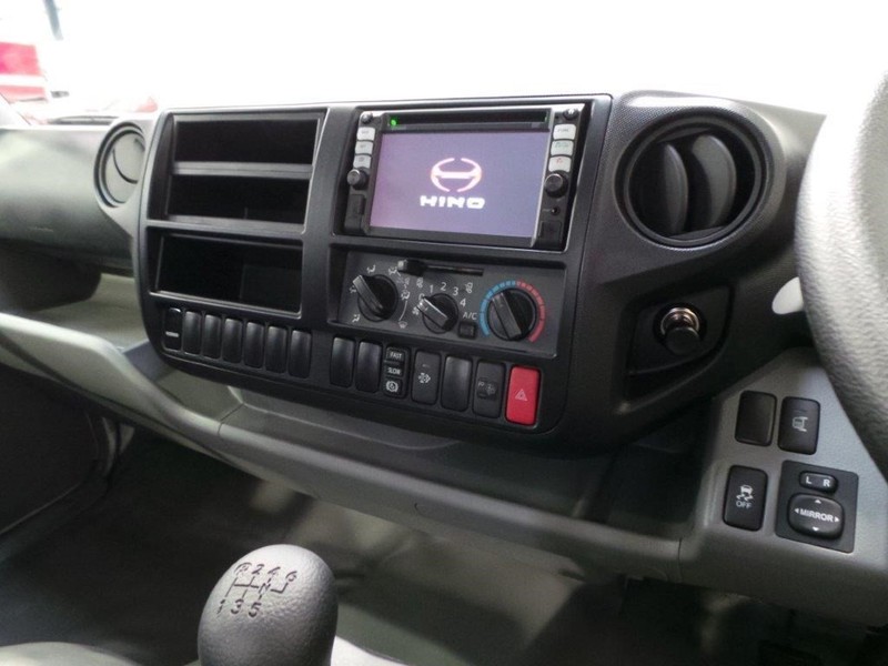 2016 HINO 717 - 300 Series 717 - 300 Series Truck