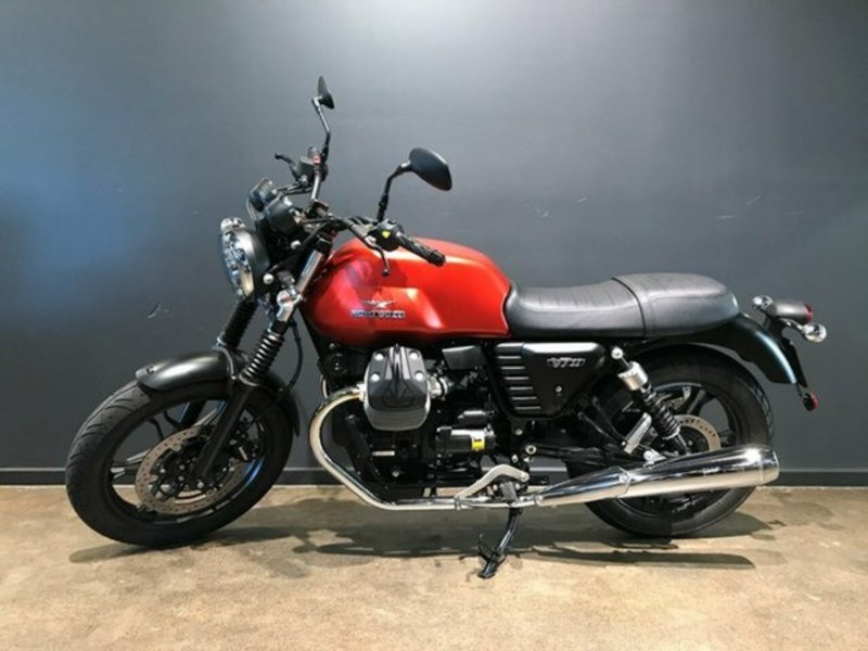 2017 MOTO GUZZI V7 II Stone