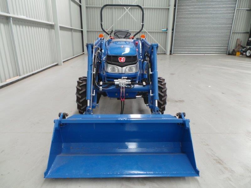 2015 ISEKI TG5330.4R 4WD RPS TRACTOR & 4 IN 1 LOADER PACKAGE CW