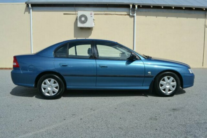 2004 HOLDEN COMMODORE VZ