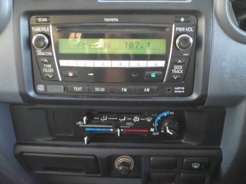2010 TOYOTA LANDCRUISER Workmate VDJ76R MY10