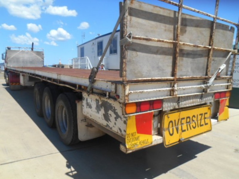 1985 Fruehauf Flat top Semi Trailer