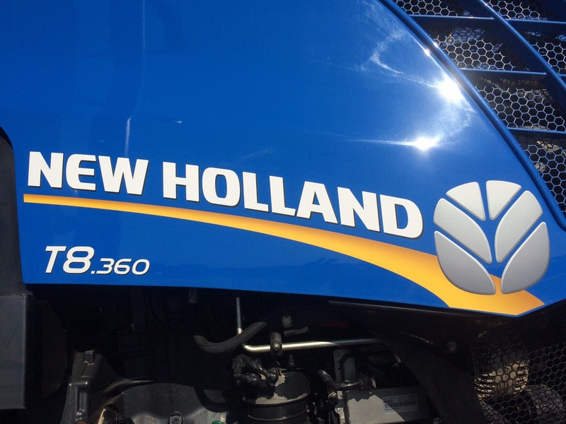 NEW HOLLAND T8.360 Tractor