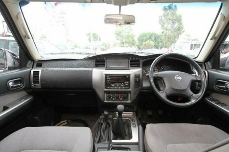 2005 NISSAN PATROL ST