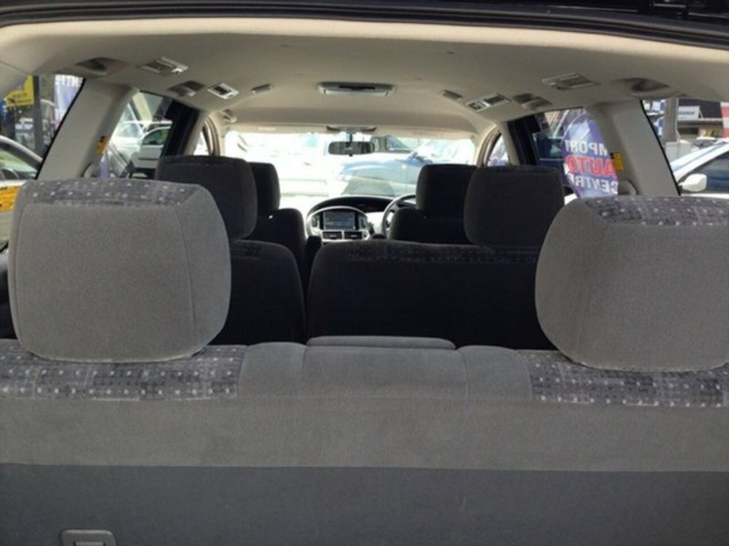 2004 TOYOTA ESTIMA Premium
