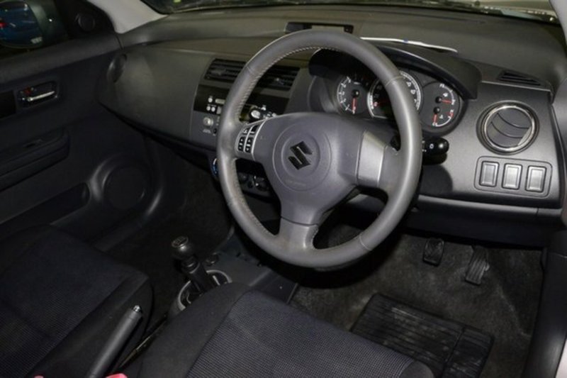 2006 SUZUKI SWIFT EZ