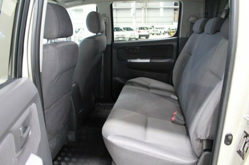2012 TOYOTA HILUX SR5 (4x4) KUN26R MY12