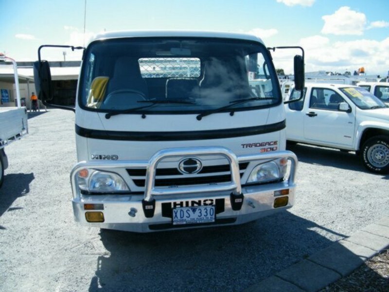 2009 HINO 300 4X2 616 Trade Ace