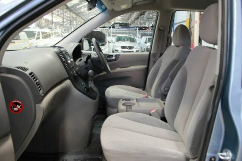 2011 KIA GRAND CARNIVAL Si VQ MY12