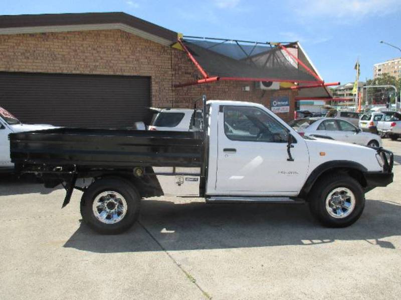 1997 NISSAN NAVARA DX (4x4) D22