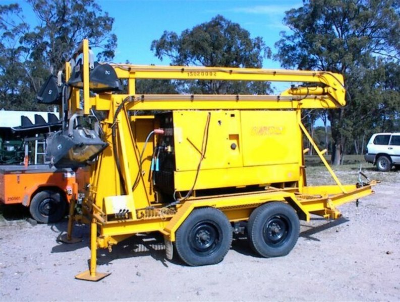 SE POWER EQUIPMENT 6 LIGHT TOWER WITH 500AMP WELDER