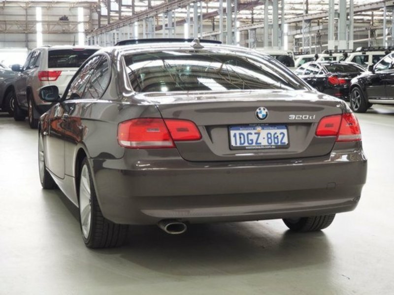 2010 BMW 3 20d E92 MY10