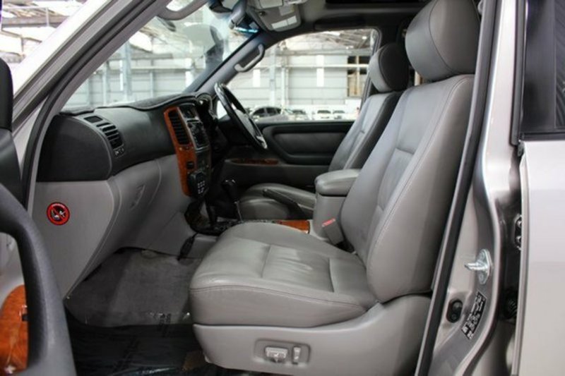 2006 TOYOTA LANDCRUISER SAHARA (4x4) UZJ100R UPGRADE