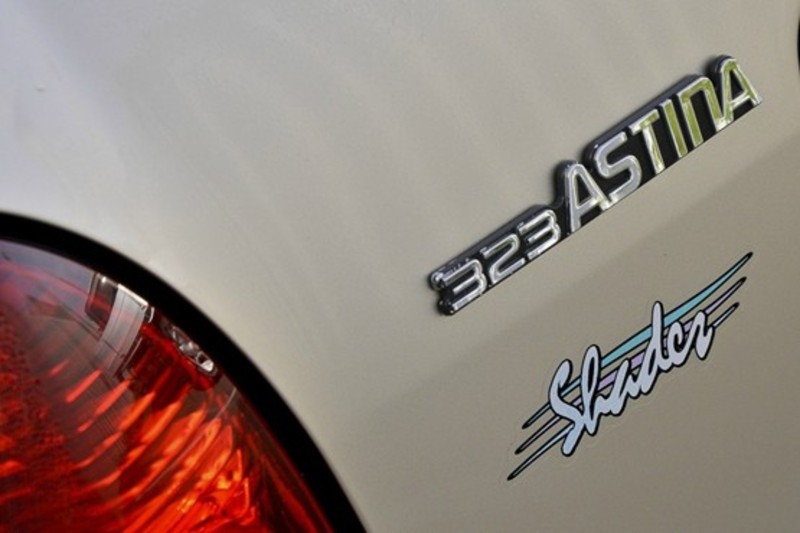 2003 MAZDA 323 ASTINA BJ II-J48