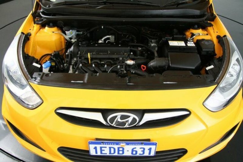 2013 HYUNDAI ACCENT ACTIVE RB2