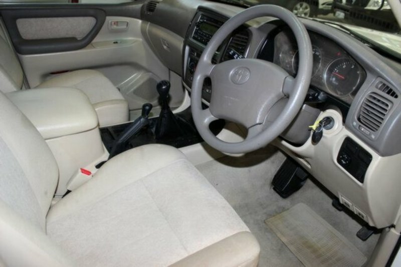 2005 TOYOTA LANDCRUISER GXL (4x4) HZJ105R