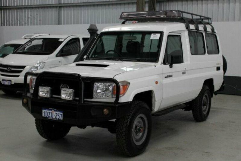 2007 TOYOTA LANDCRUISER WORKMATE (4x4) 11 SEAT VDJ78R