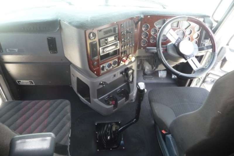 2010 MACK TITAN TITAN Truck