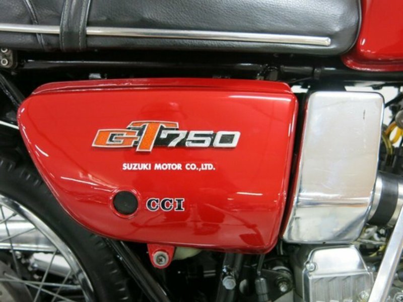 1975 SUZUKI GT750