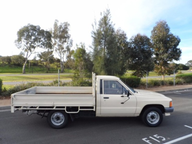 1987 TOYOTA HILUX (No Series)