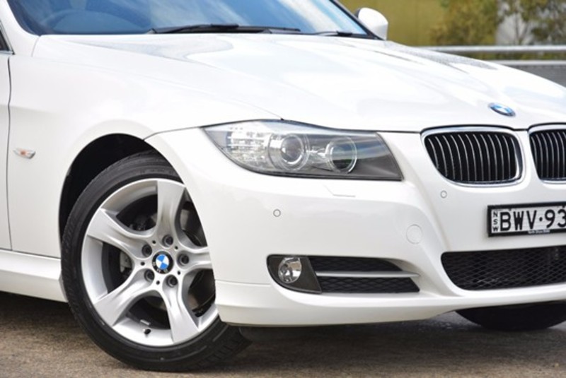 2011 BMW 320I LIFESTYLE E90