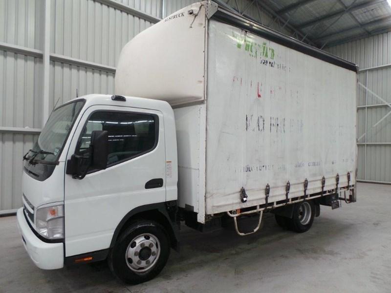 2009 FUSO CANTER