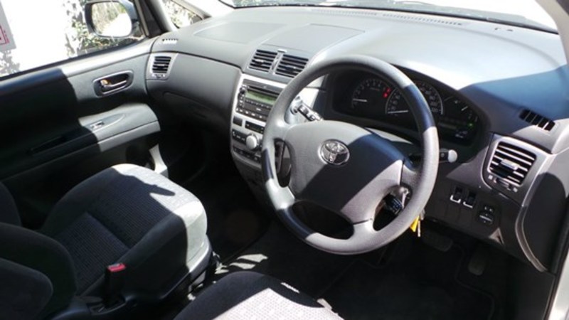 2009 TOYOTA AVENSIS VERSO GLX ACM21R