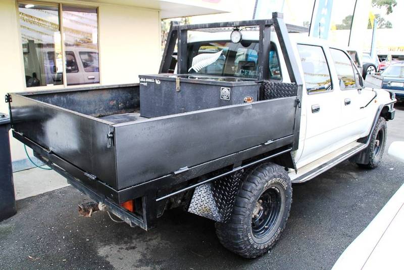 1994 TOYOTA HILUX (4x4) LN106R