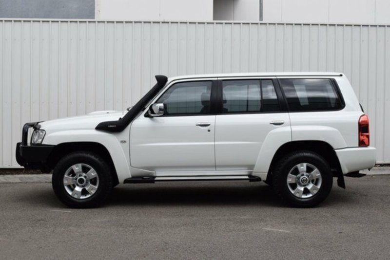 2010 NISSAN PATROL ST (4x4) GU VII
