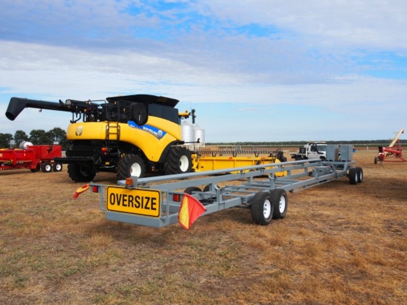 2014 NEW HOLLAND CR8090 CR8090 HarvesterHeader