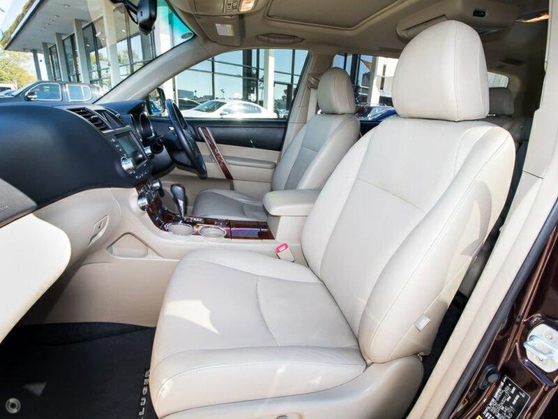 2011 TOYOTA KLUGER GRANDE GSU40R