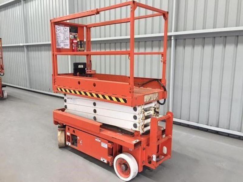 2005 SNORKEL S1930 SCISSOR LIFT