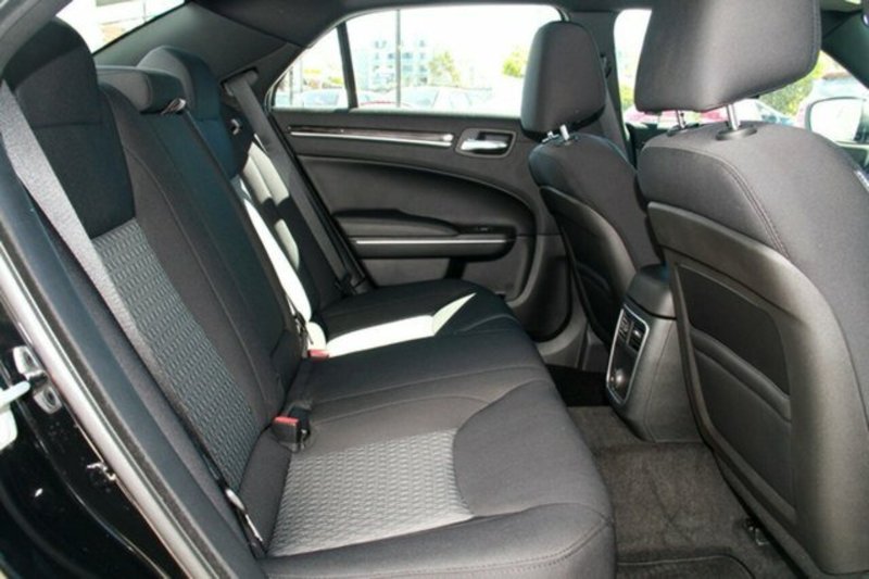 2013 CHRYSLER 300 LIMITED MY12