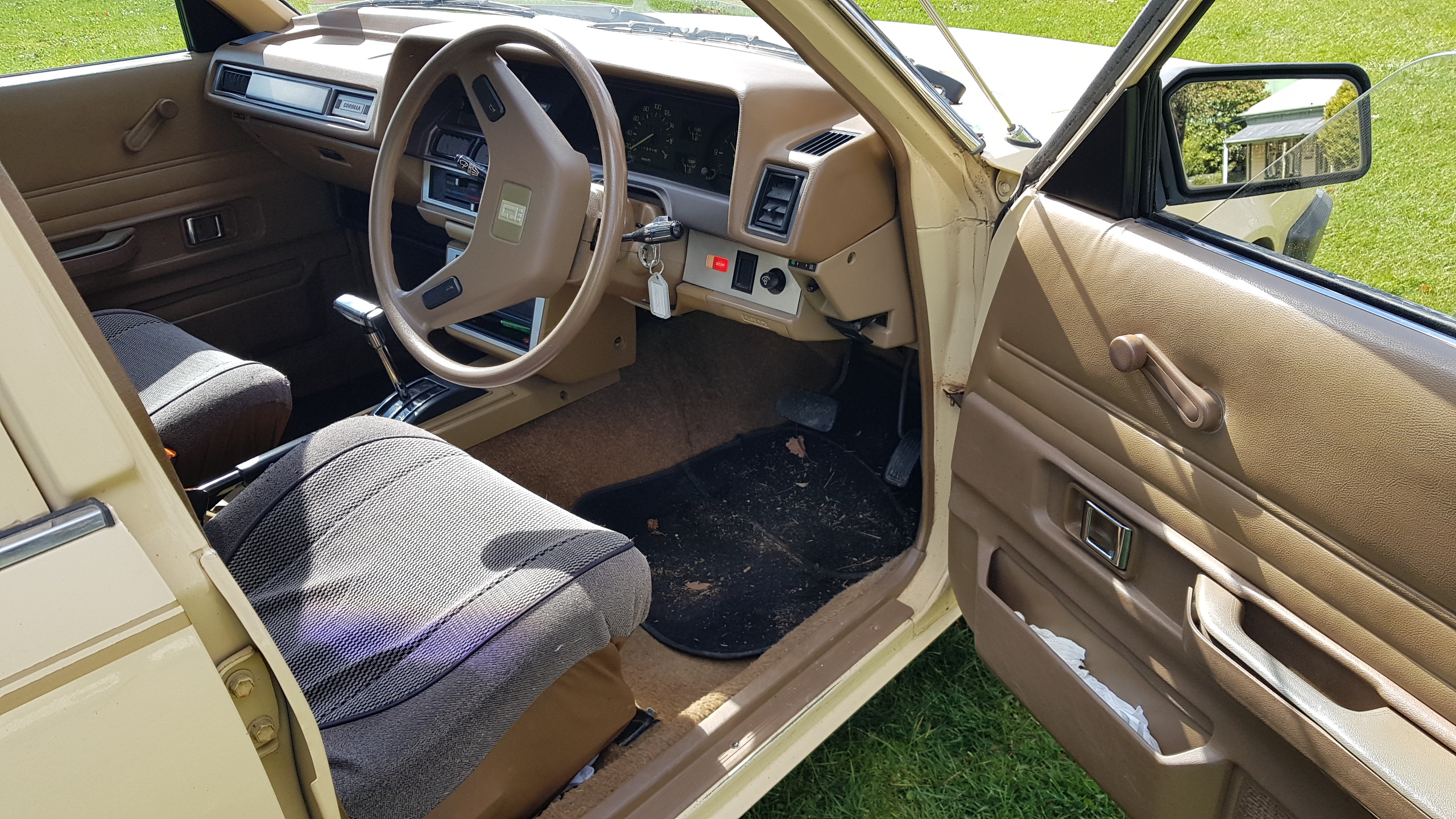 1984 TOYOTA COROLLA AE71 4D SEDAN