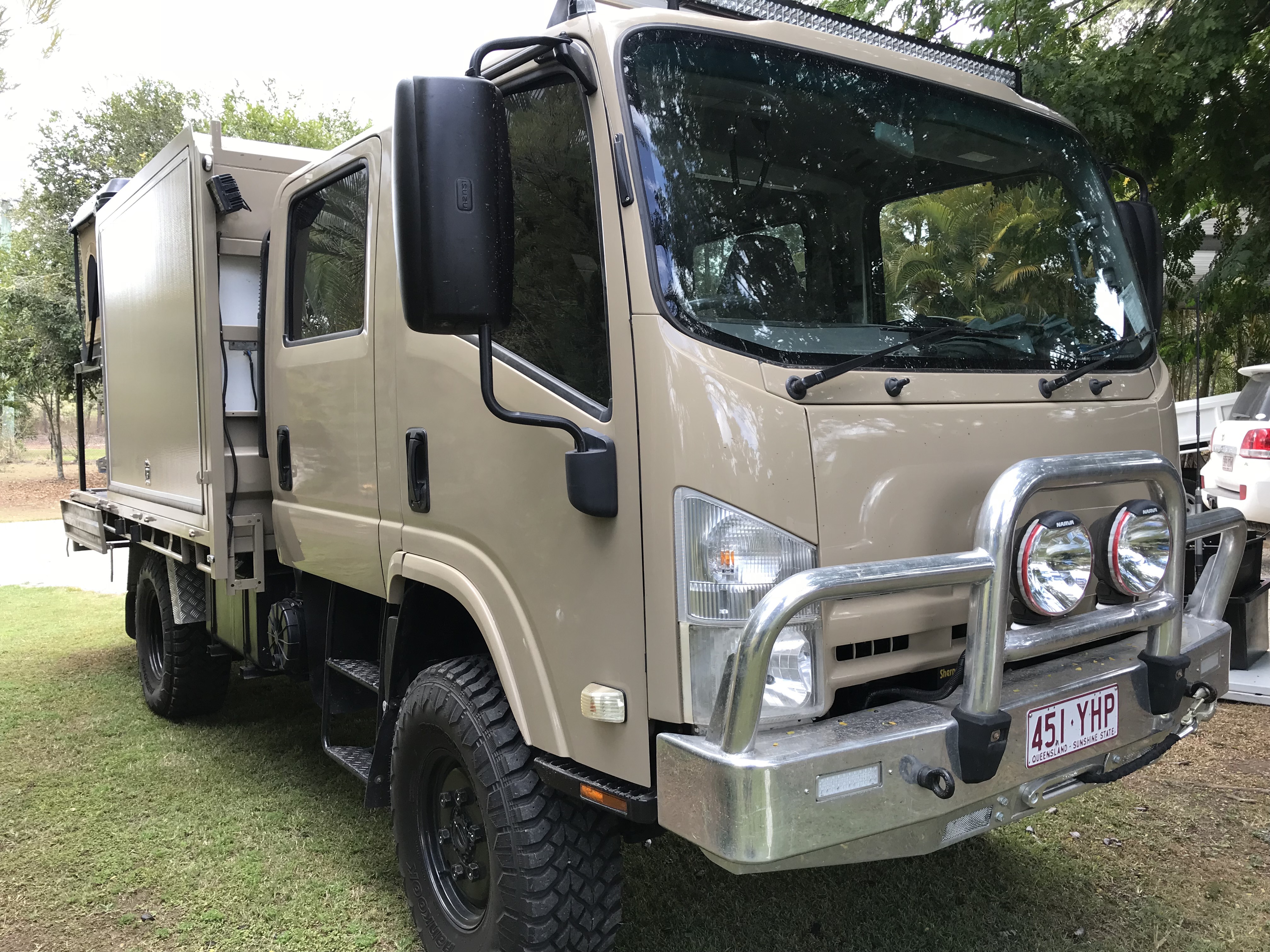 2008 ISUZU NPS 4X4 CAMPER TRUCK