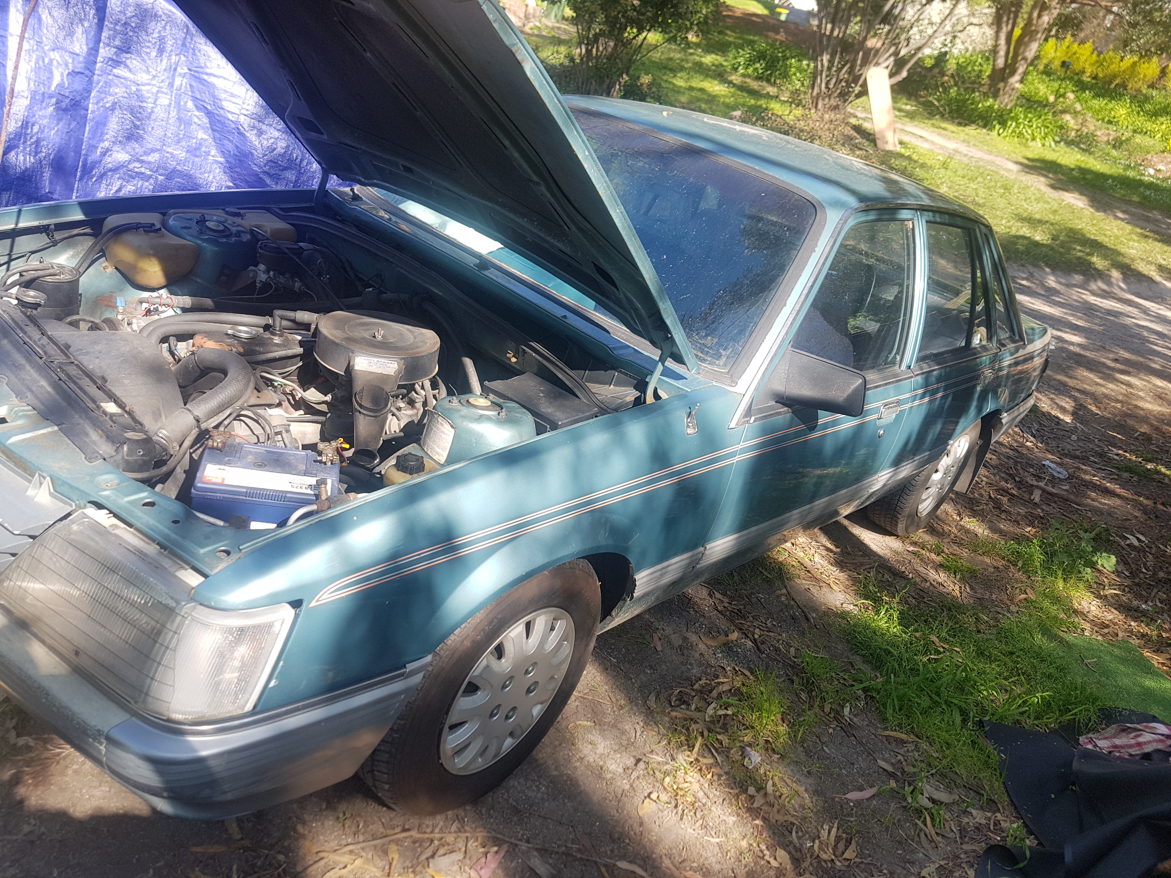 1985 HOLDEN COMMODORE VK 4D SEDAN