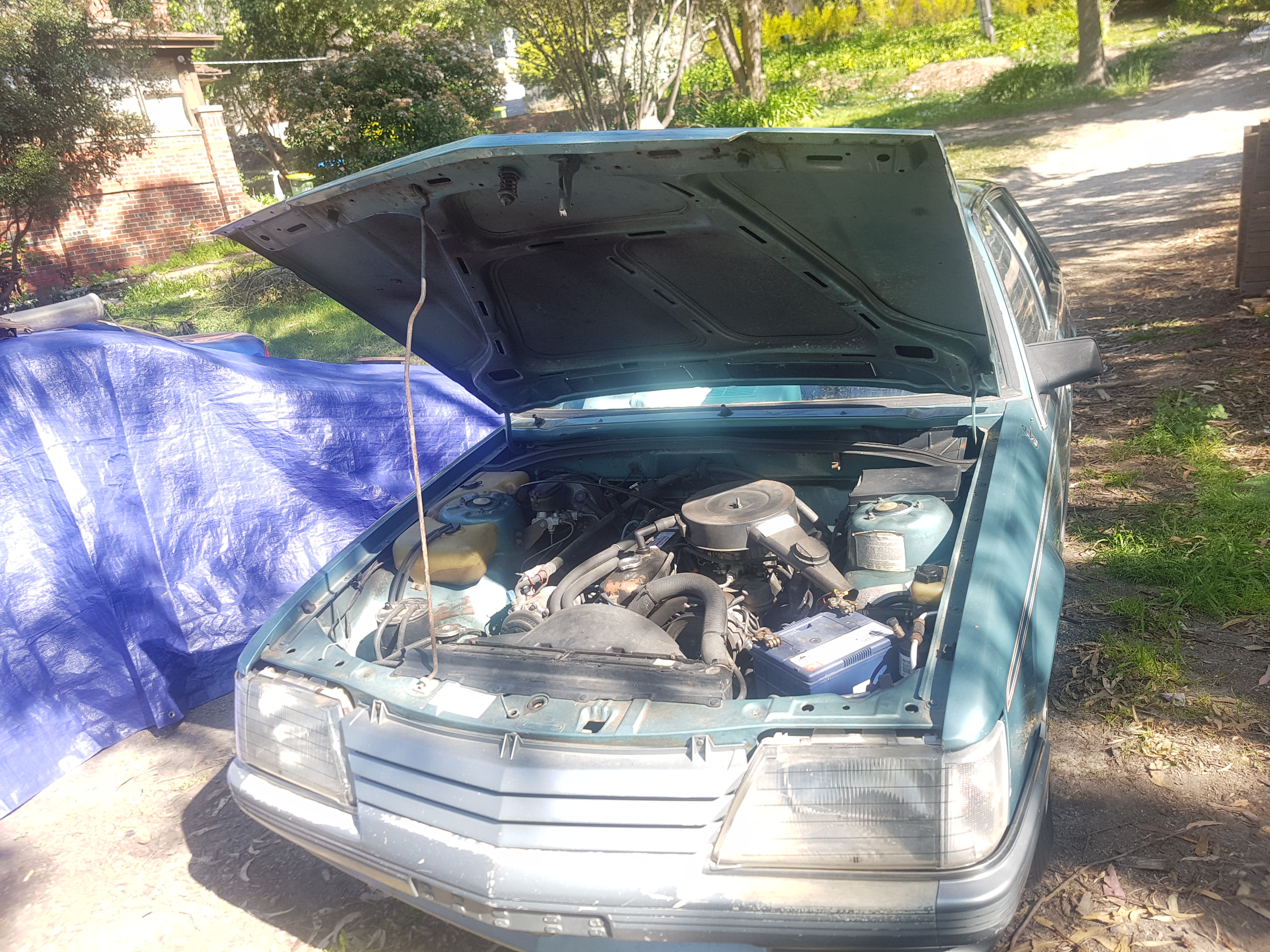 1985 HOLDEN COMMODORE VK 4D SEDAN