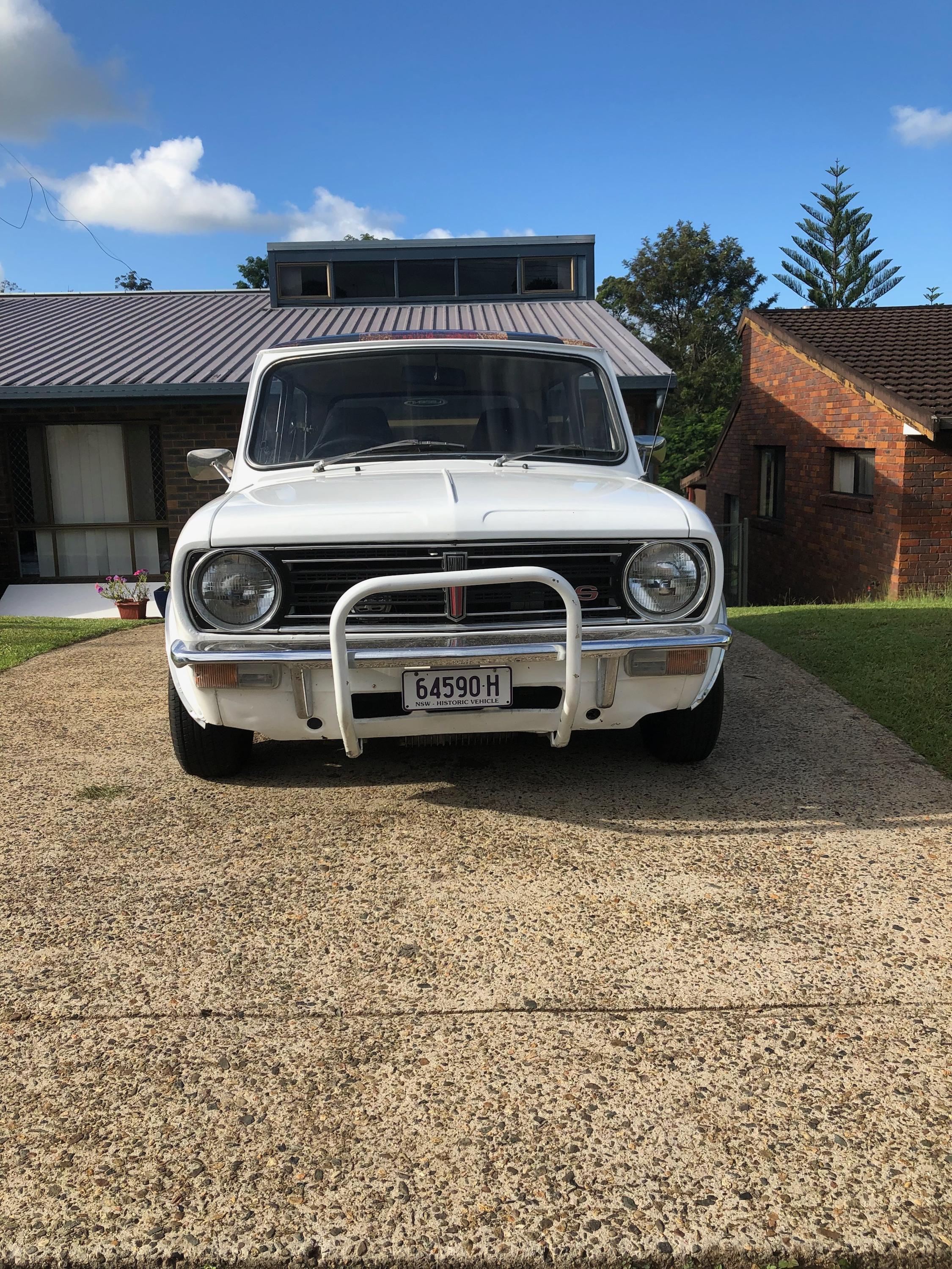 1975 LEYLAND MINI 2D SEDAN