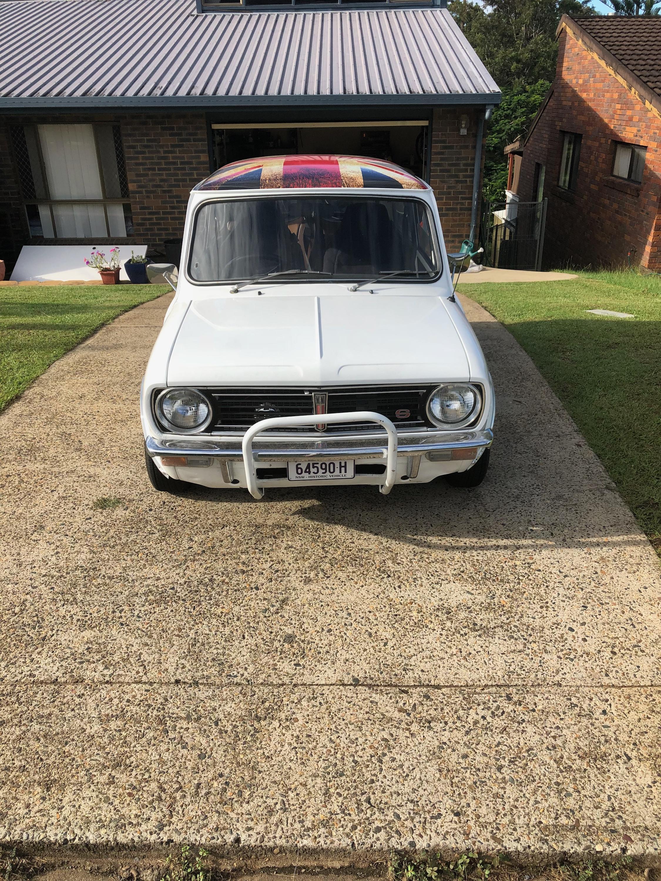 1975 LEYLAND MINI 2D SEDAN