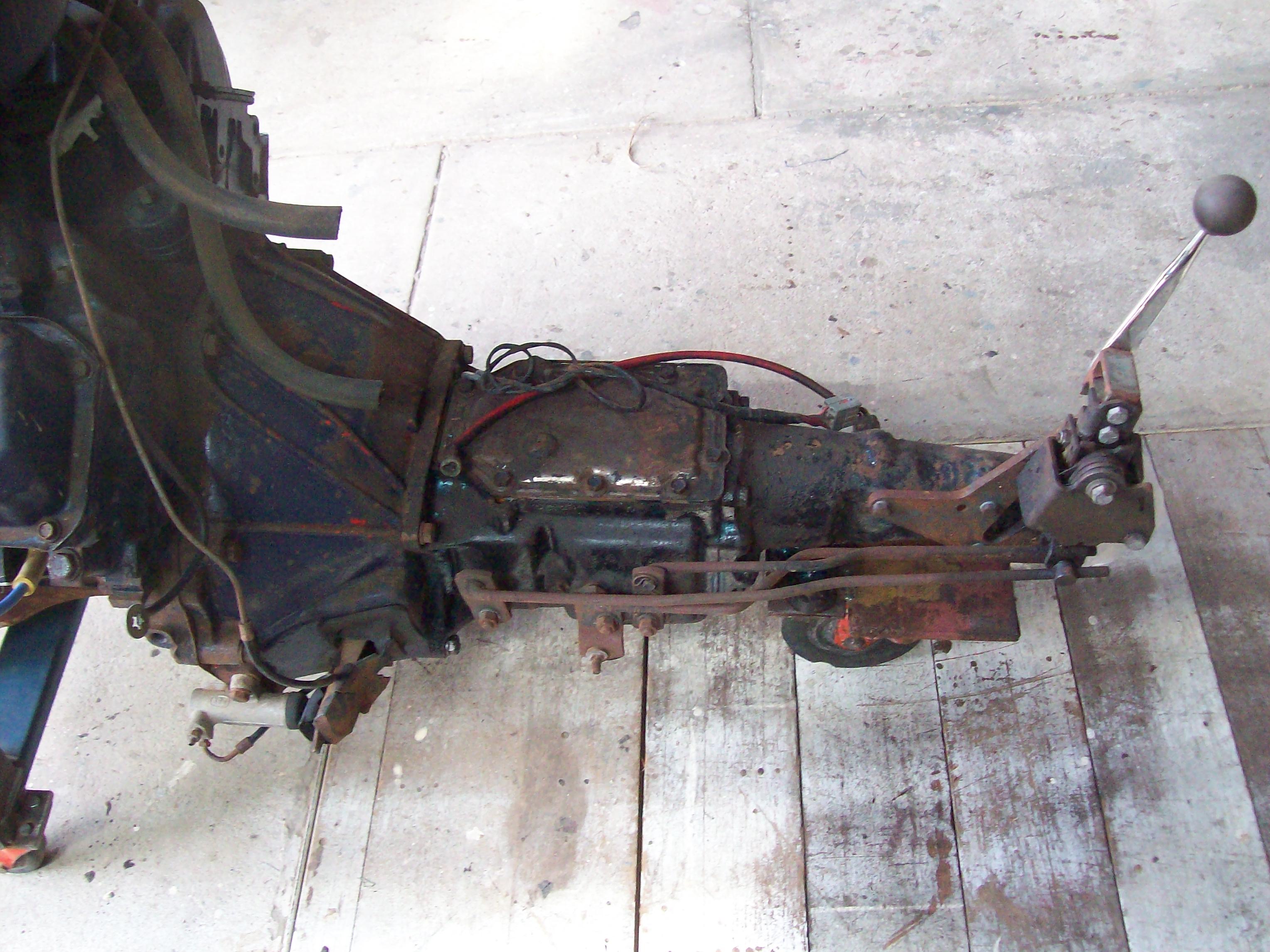 FORD V8 4 SPEED TOP LOADER